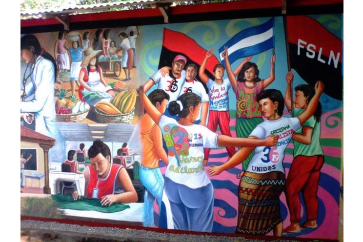 Homenaje a Luisa Amanda Espinoza y Enrique Lorente